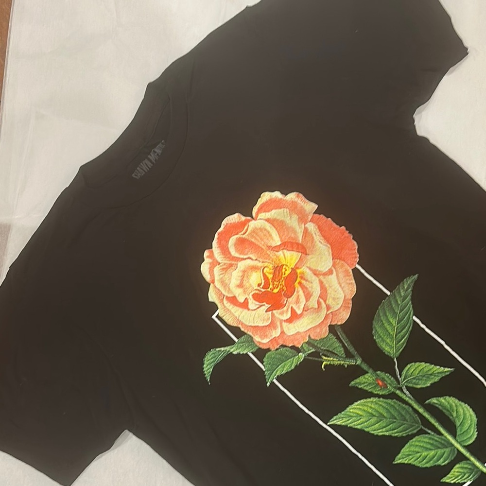 Shawn Mendes the  Tour Black T-Shirt with Orange Floral Design S girls concert